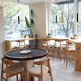 Liona Cafe and Bakery — coffee shop in Vancouver