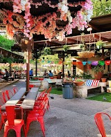 Elsewhere Garden Bar & Kitchen — bar in San Antonio