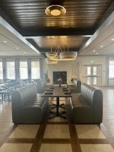 525 Restaurant and Patio — restaurant in Airdrie